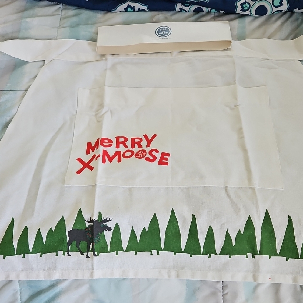 NWT Life Is Good Merry X-Moose Apron